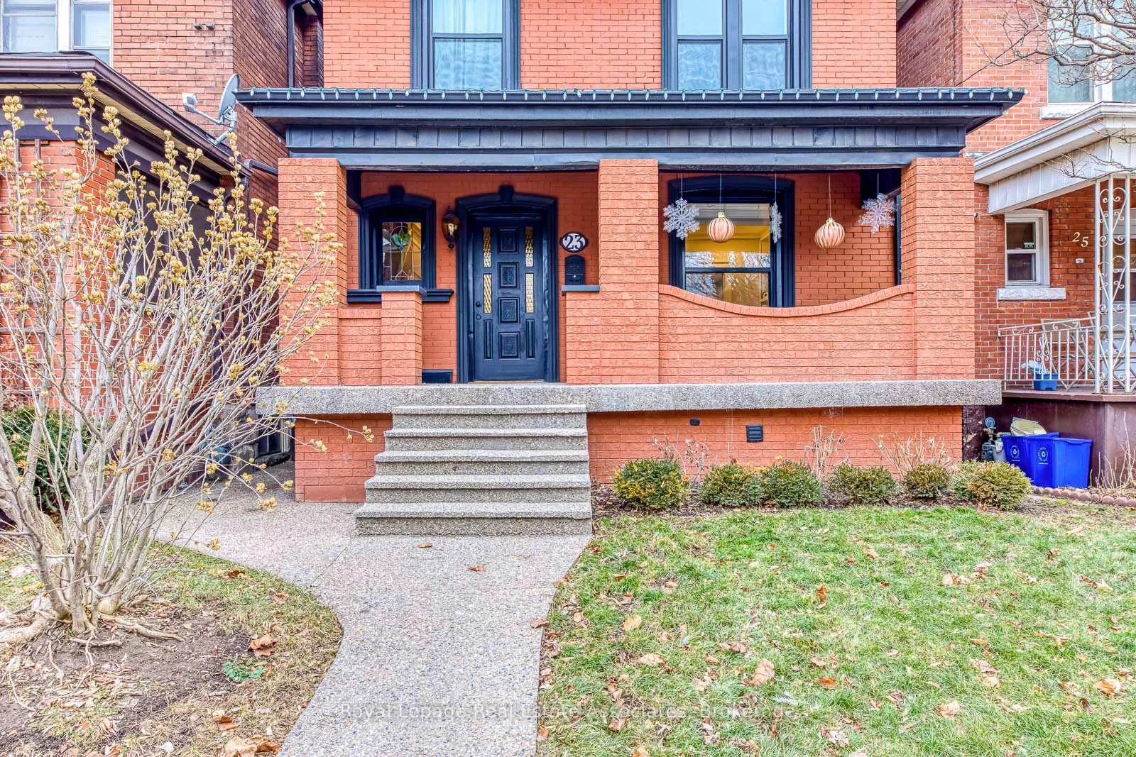 Photo 2 of 23 Fairholt Road N, Hamilton, Stipley — HOMEH