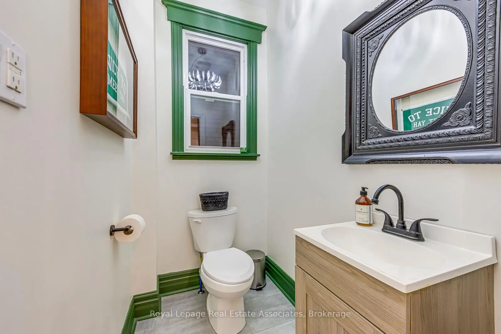 Photo 19 of 23 Fairholt Road N, Hamilton, Stipley — HOMEH