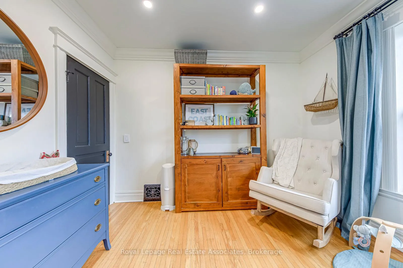 Photo 28 of 23 Fairholt Road N, Hamilton, Stipley — HOMEH