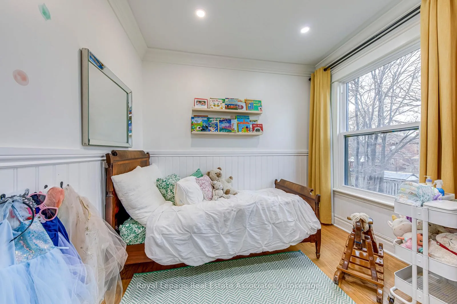 Photo 30 of 23 Fairholt Road N, Hamilton, Stipley — HOMEH