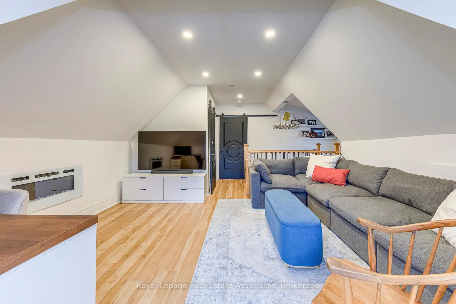 Photo 37 of 23 Fairholt Road N, Hamilton, Stipley — HOMEH