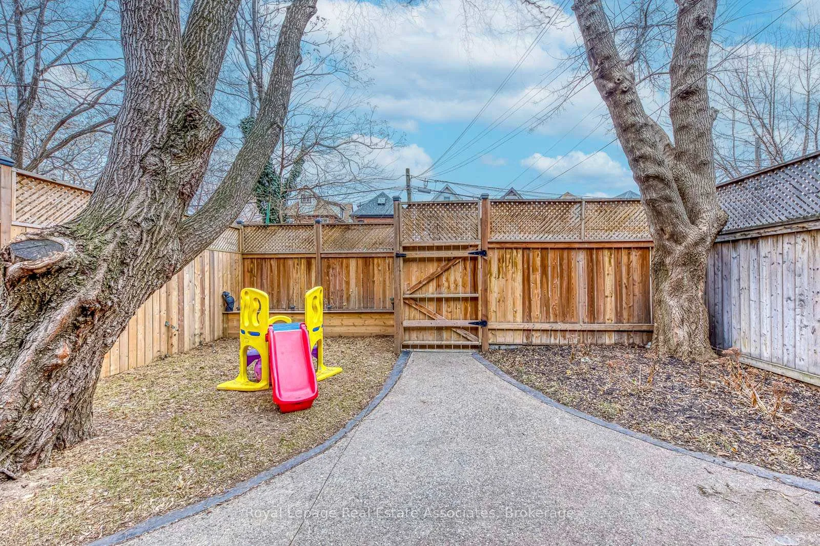 Photo 41 of 23 Fairholt Road N, Hamilton, Stipley — HOMEH