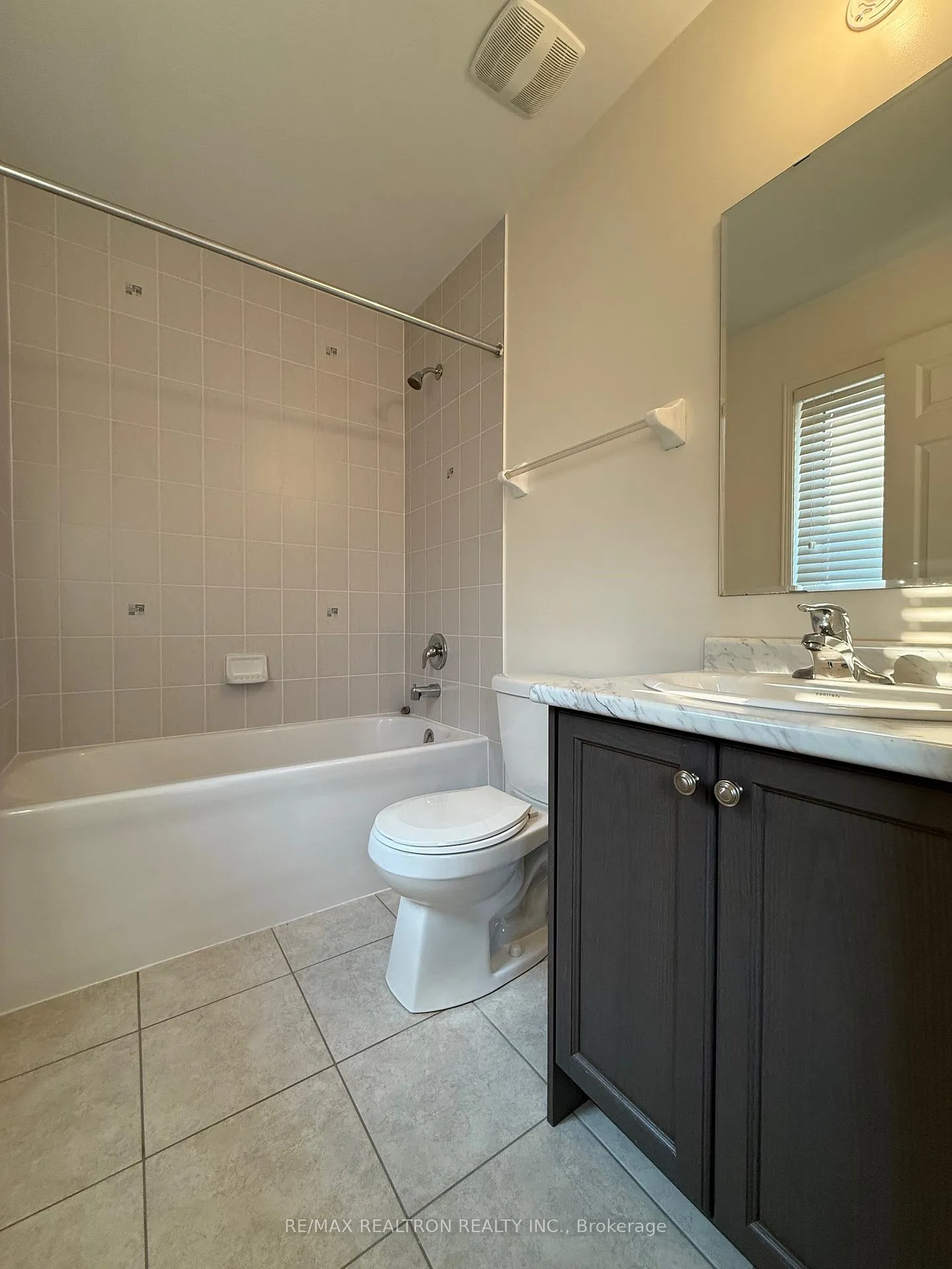 Photo 19 of 45 Skelton Crescent, Ajax, Central East — HOMEH