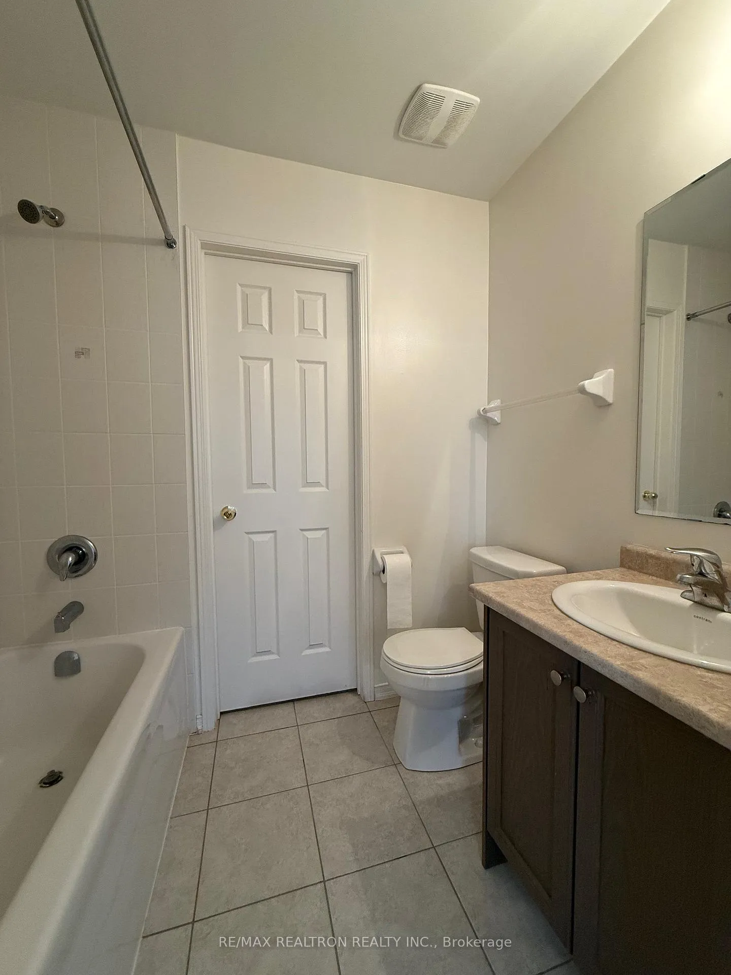 Photo 22 of 45 Skelton Crescent, Ajax, Central East — HOMEH