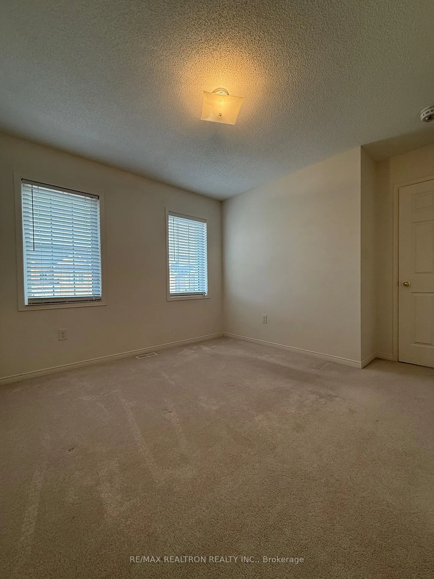 Photo 24 of 45 Skelton Crescent, Ajax, Central East — HOMEH