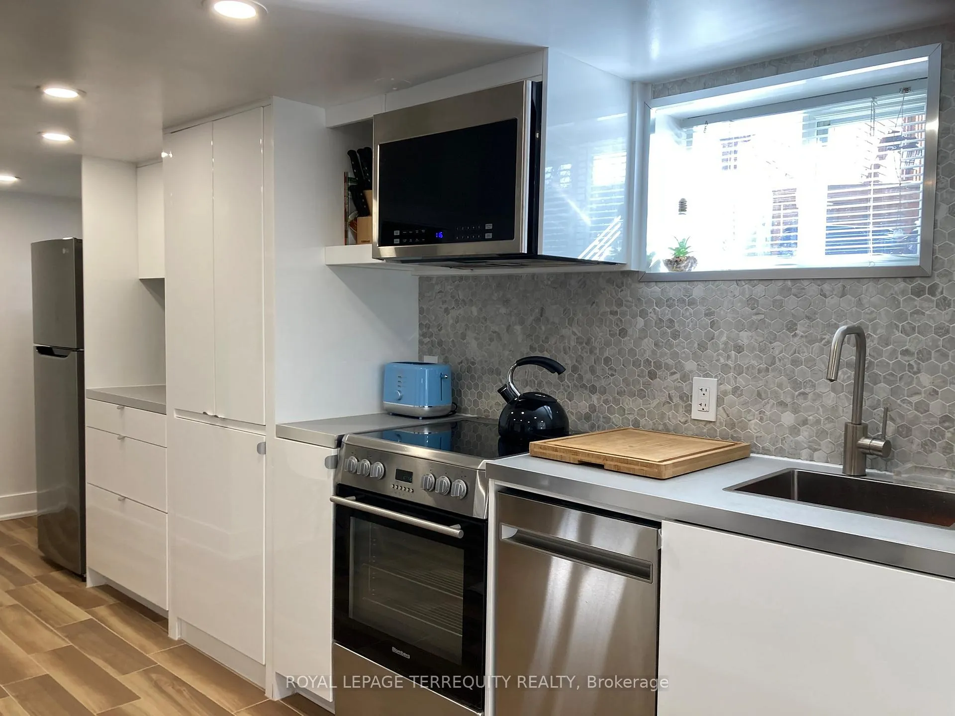 Photo 7 of Unit Lower, 596 Lauder Avenue, Toronto, Oakwood Village — HOMEH