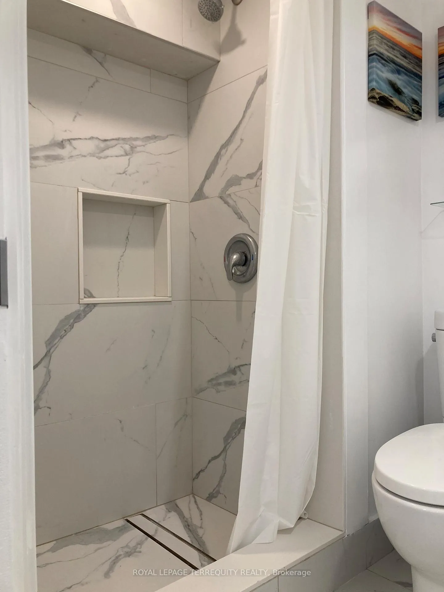 Photo 16 of Unit Lower, 596 Lauder Avenue, Toronto, Oakwood Village — HOMEH
