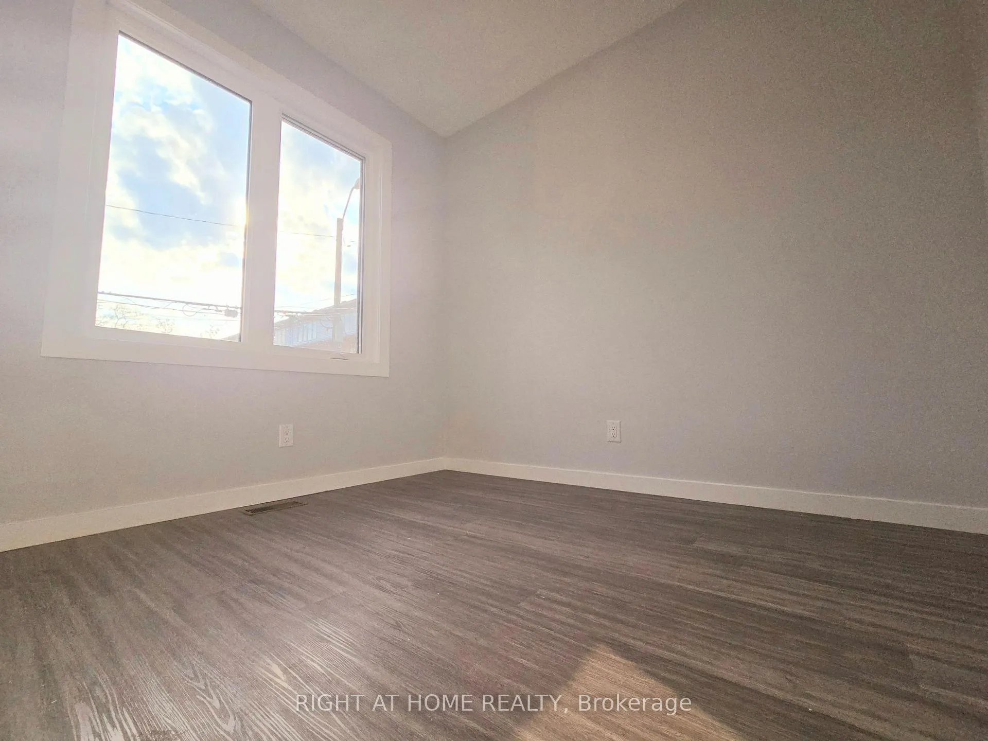 Photo 18 of Unit Laneway Suite, 94 Barrington Avenue, Toronto, Crescent Town — HOMEH