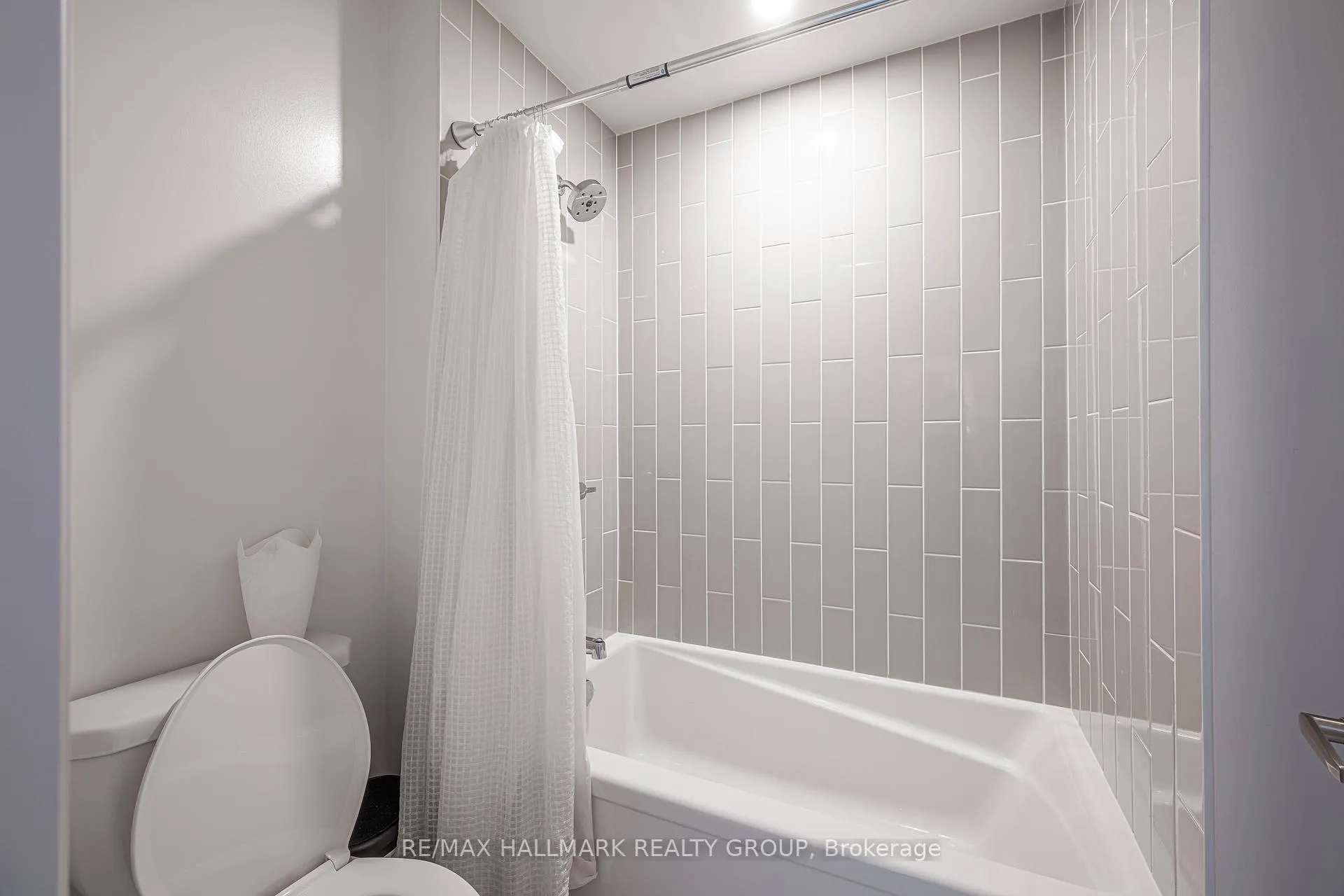 Photo 29 of 740 Fiddlehead Street, Ottawa, Leitrim — HOMEH