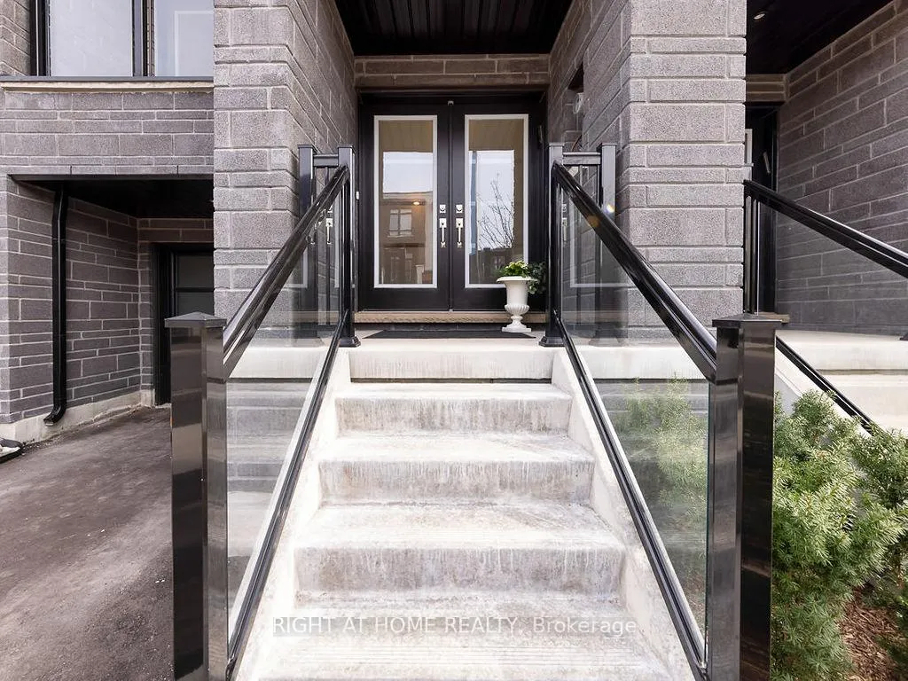 Photo 2 of 190 Golden Trail, Vaughan, Patterson — HOMEH
