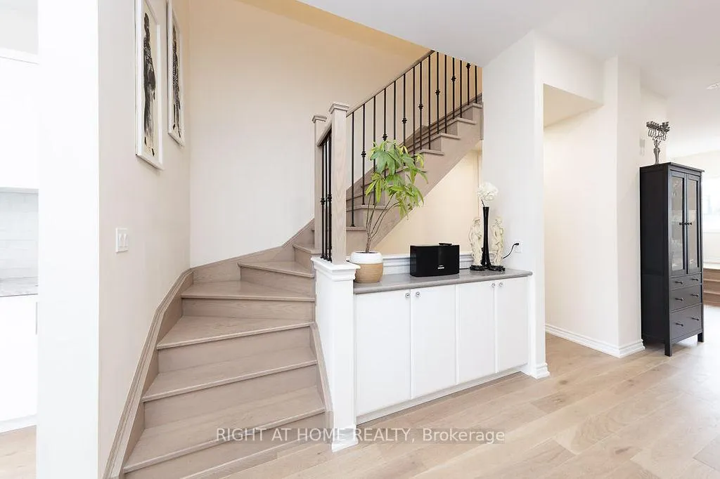 Photo 13 of 190 Golden Trail, Vaughan, Patterson — HOMEH