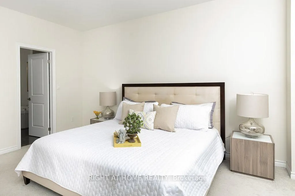 Photo 14 of 190 Golden Trail, Vaughan, Patterson — HOMEH
