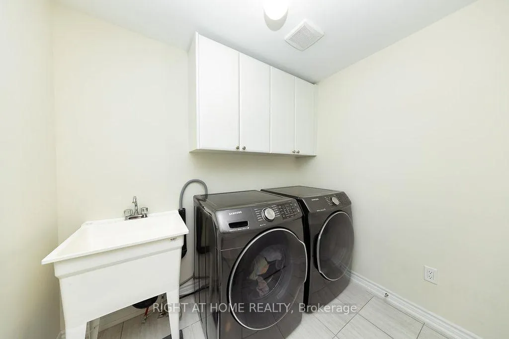 Photo 20 of 190 Golden Trail, Vaughan, Patterson — HOMEH