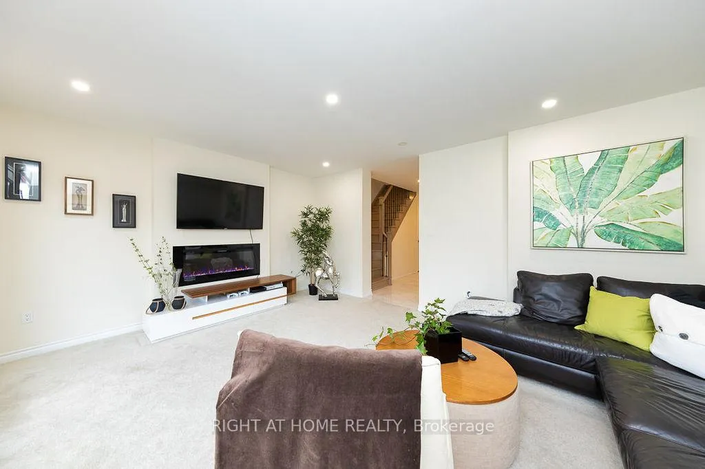 Photo 22 of 190 Golden Trail, Vaughan, Patterson — HOMEH