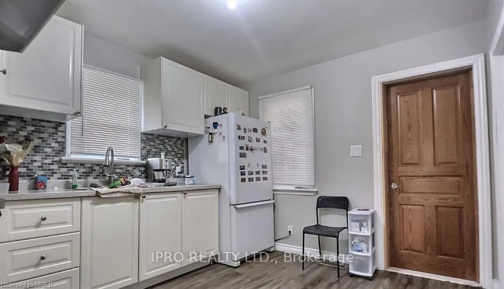 Photo 3 of 723 Rennie Street, Hamilton, Parkview — HOMEH