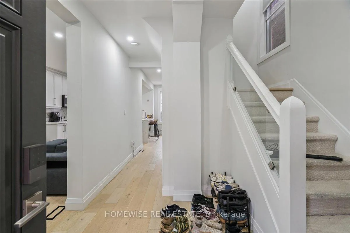 Photo 4 of 20 Greenaway Avenue, Hamilton, Gibson — HOMEH