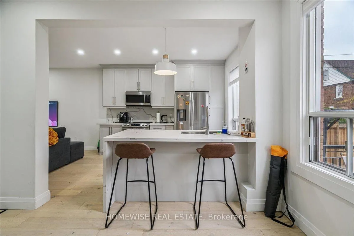 Photo 8 of 20 Greenaway Avenue, Hamilton, Gibson — HOMEH