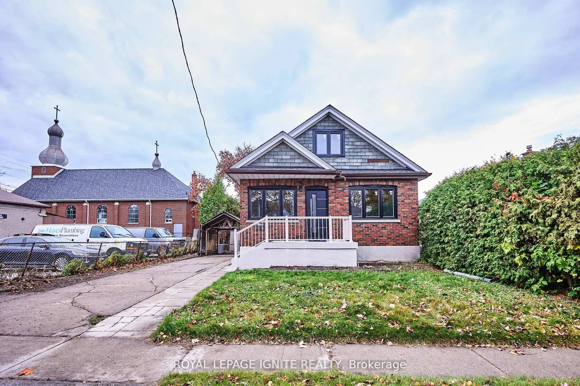 Photo 1 of 255 Graburn Avenue N, Oshawa, Central — HOMEH