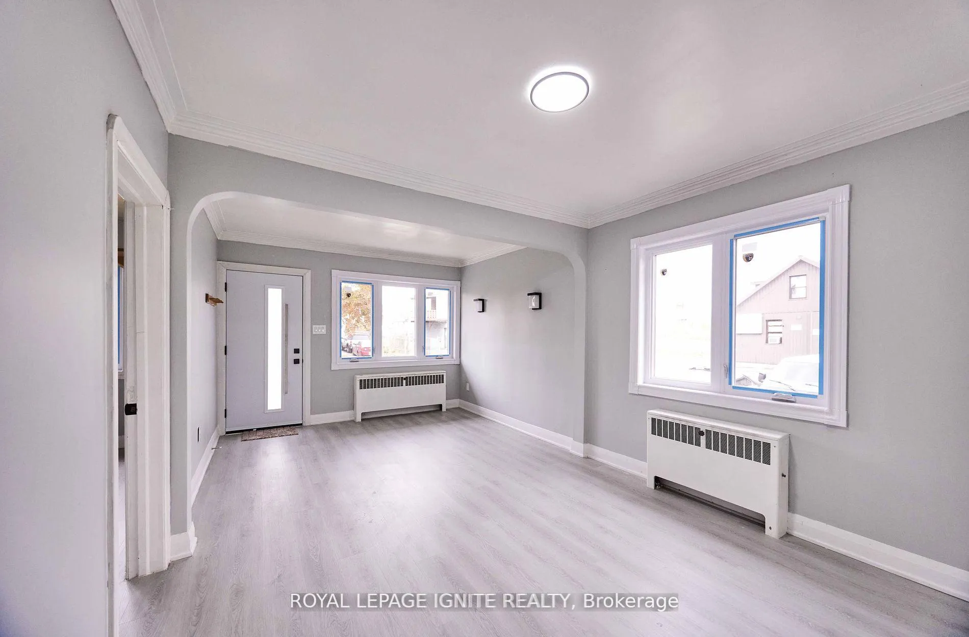 Photo 4 of 255 Graburn Avenue N, Oshawa, Central — HOMEH