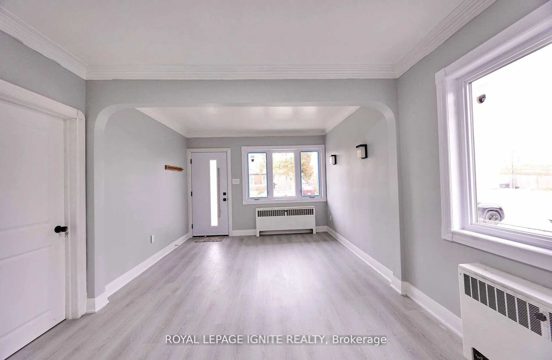Photo 7 of 255 Graburn Avenue N, Oshawa, Central — HOMEH