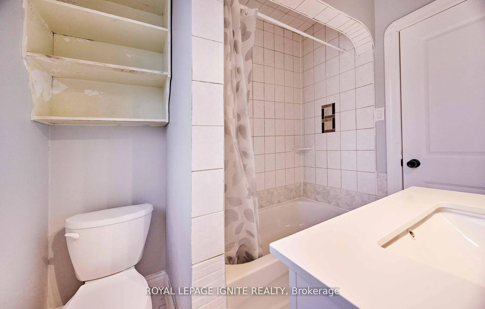 Photo 10 of 255 Graburn Avenue N, Oshawa, Central — HOMEH