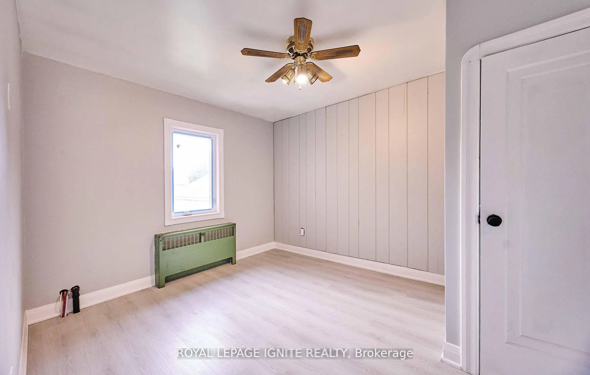 Photo 15 of 255 Graburn Avenue N, Oshawa, Central — HOMEH