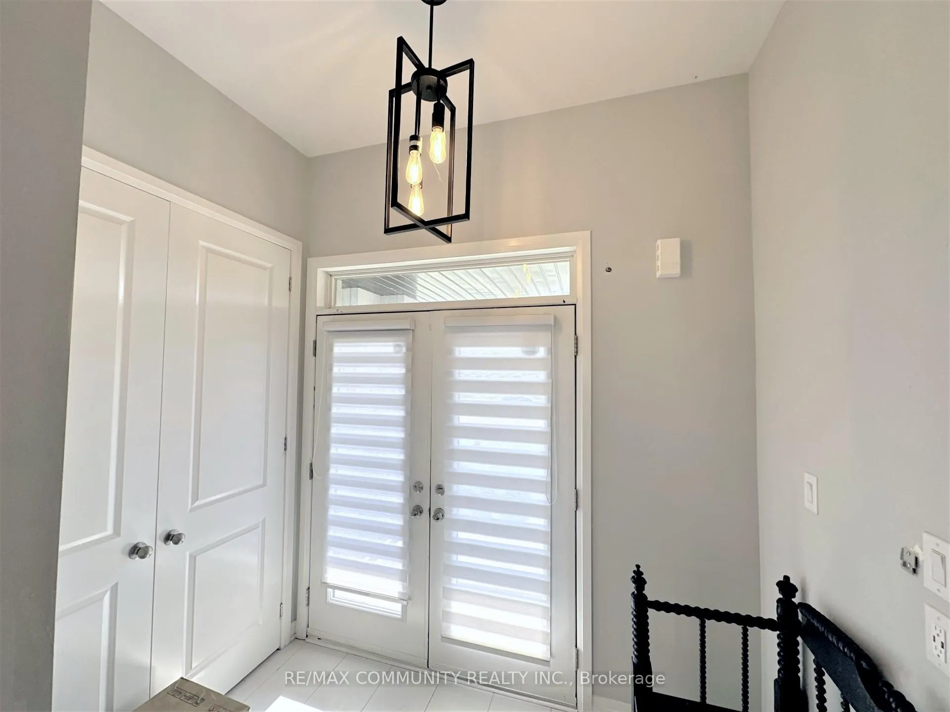 Photo 3 of 161 East Shore Drive E, Clarington, Bowmanville — HOMEH
