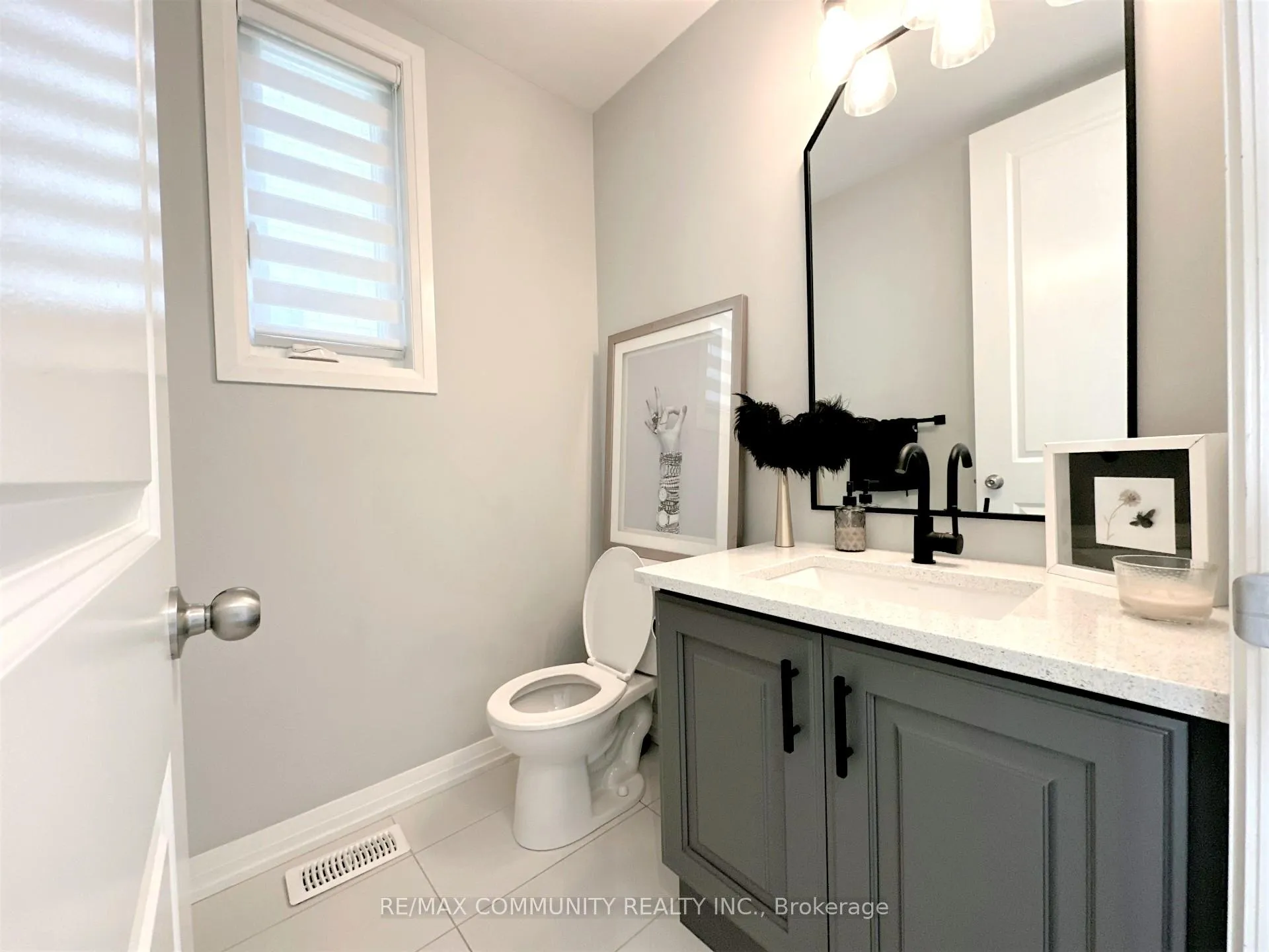 Photo 5 of 161 East Shore Drive E, Clarington, Bowmanville — HOMEH