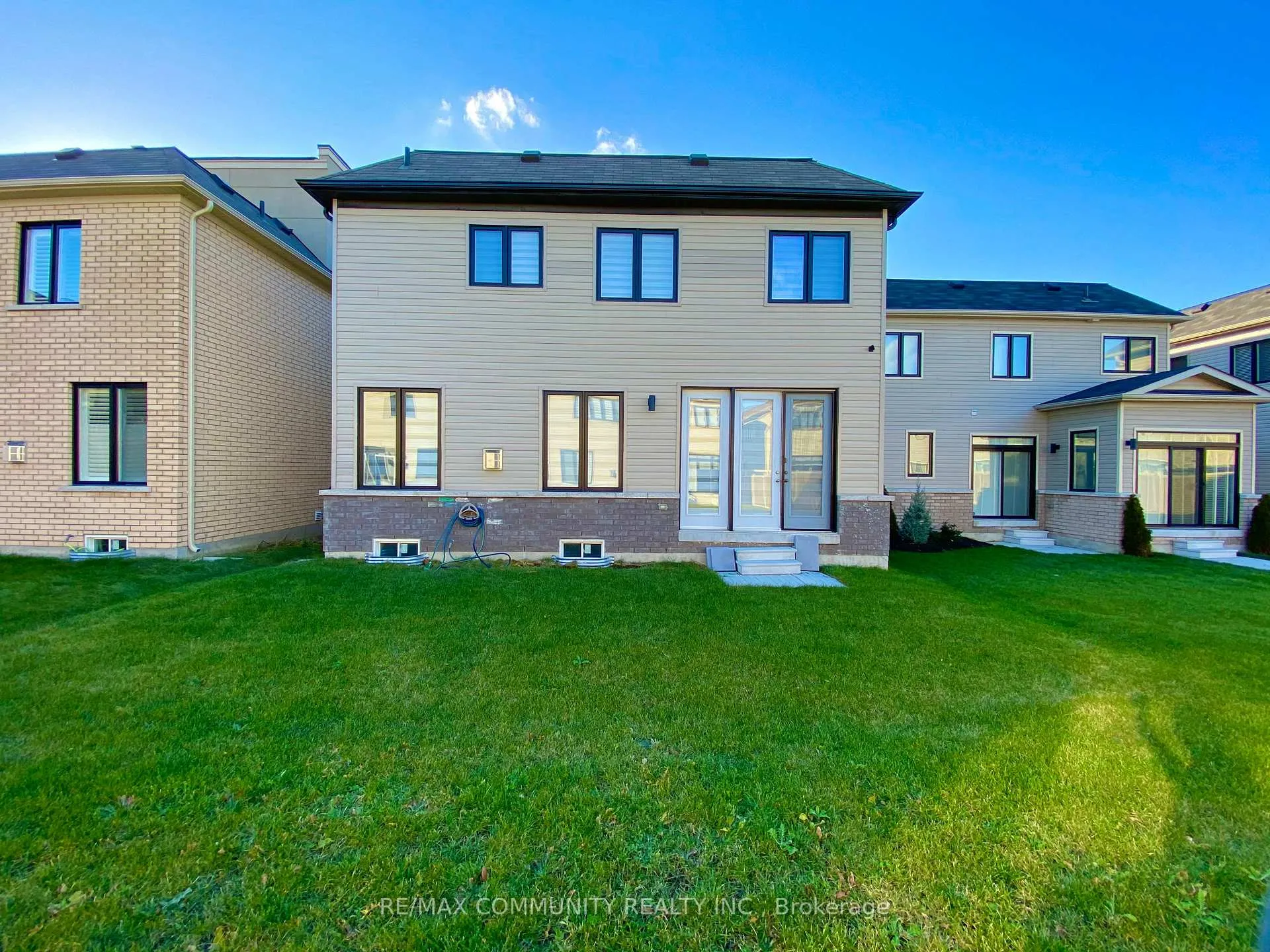 Photo 33 of 161 East Shore Drive E, Clarington, Bowmanville — HOMEH