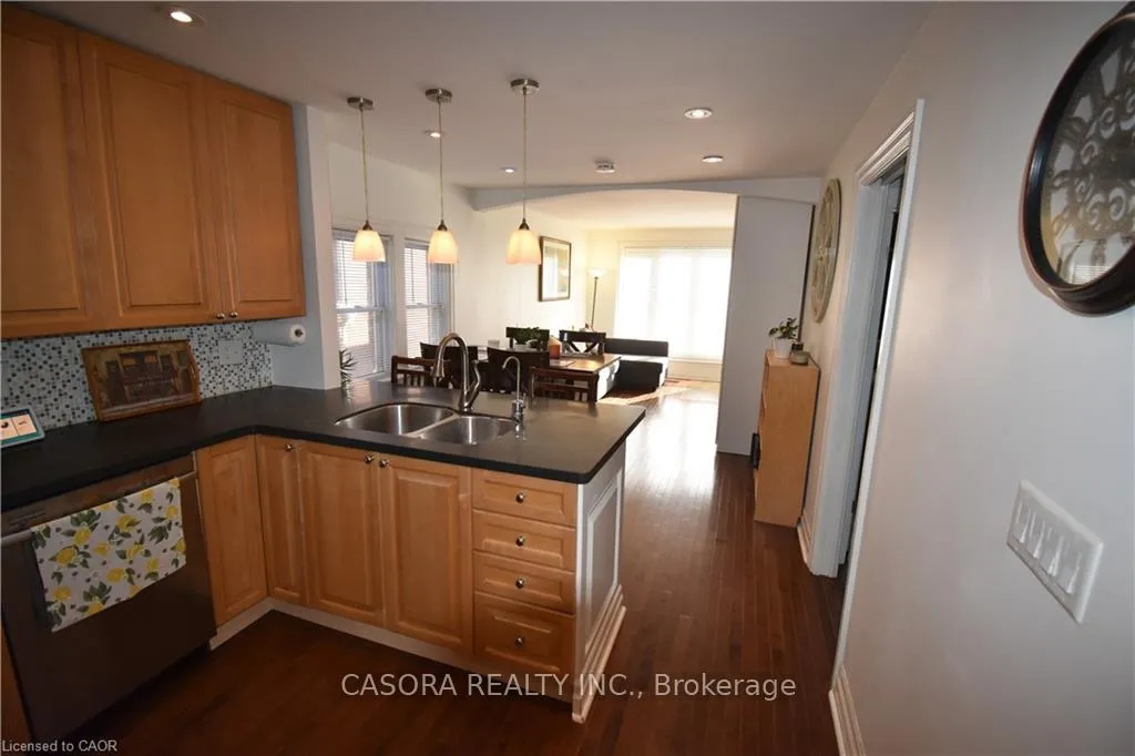Photo 10 of 545 Roxborough Avenue, Hamilton, Homeside — HOMEH