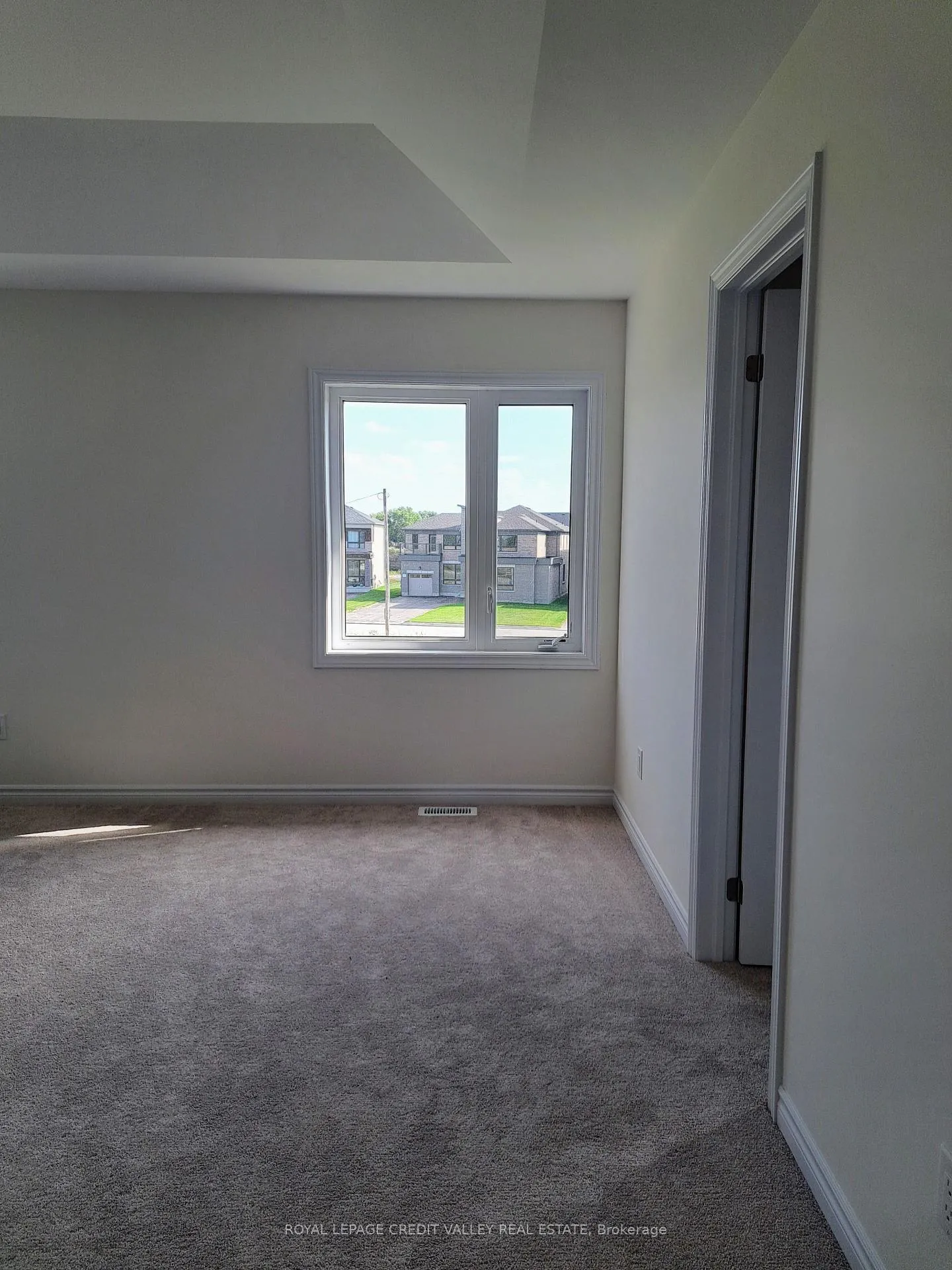Photo 12 of 27 Henderson Street, Essa, Angus — HOMEH