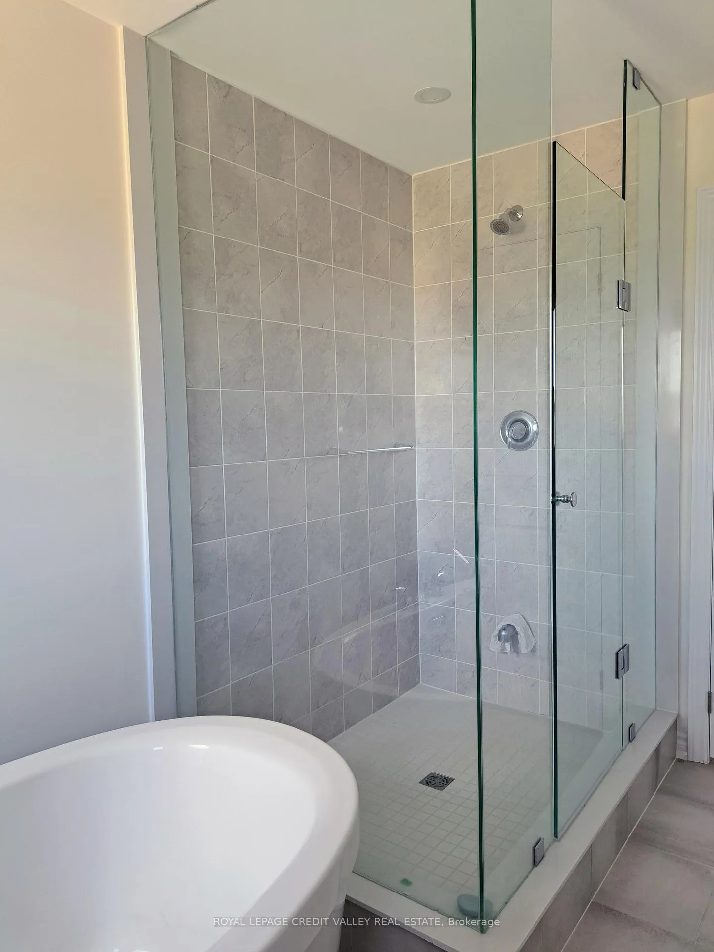 Photo 16 of 27 Henderson Street, Essa, Angus — HOMEH