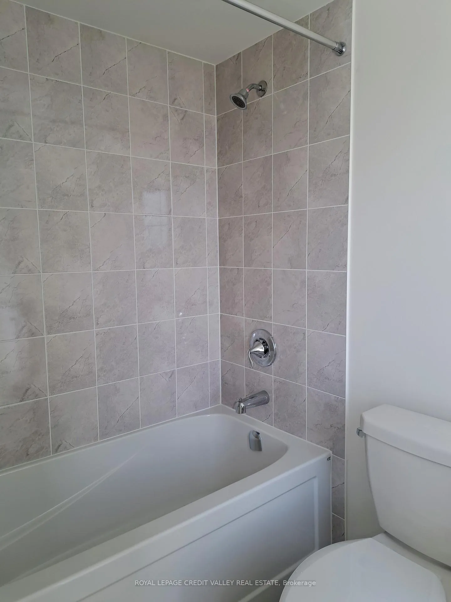Photo 19 of 27 Henderson Street, Essa, Angus — HOMEH