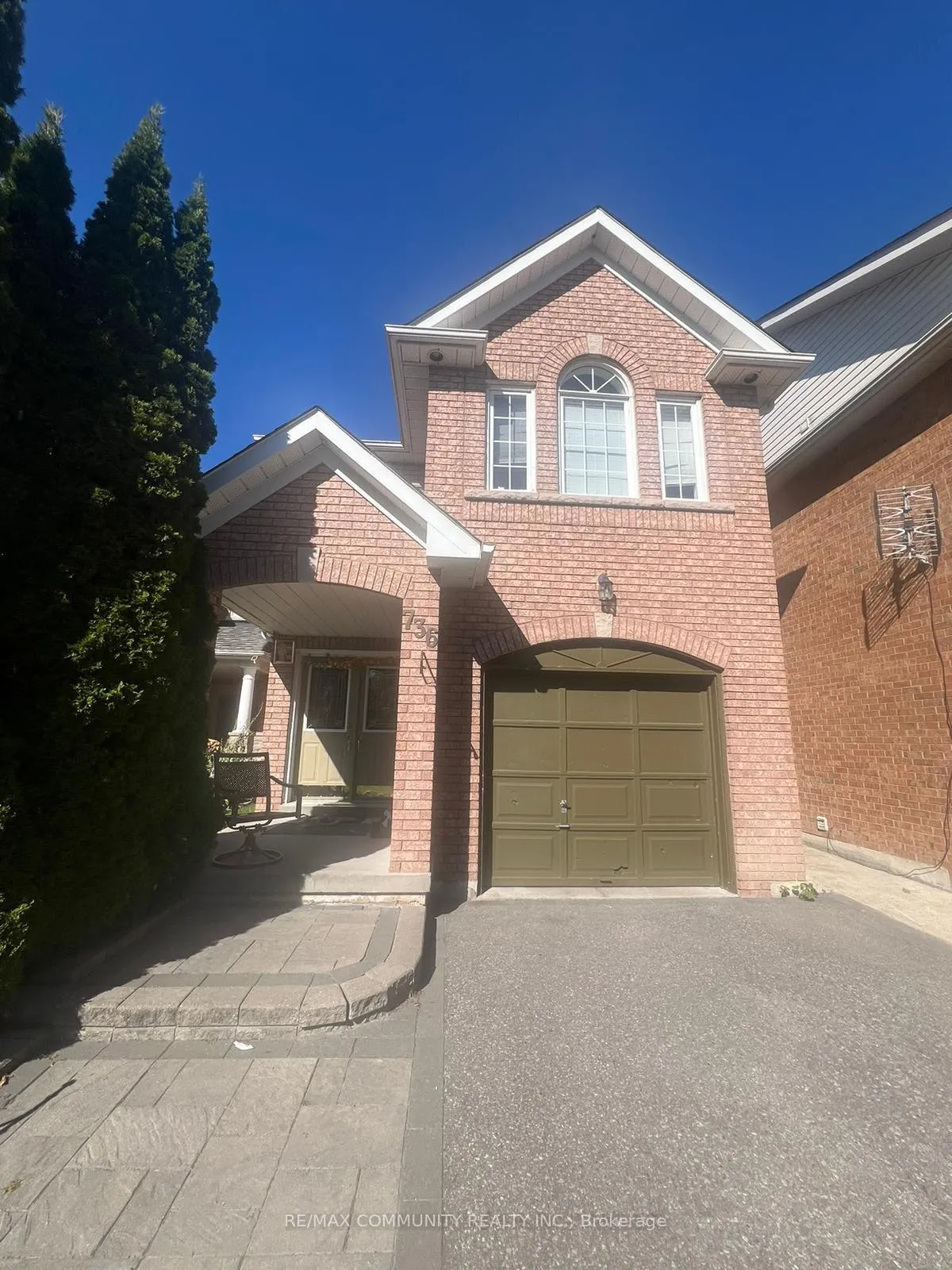 Photo 1 of 736 Swan Place, Pickering, Amberlea — HOMEH