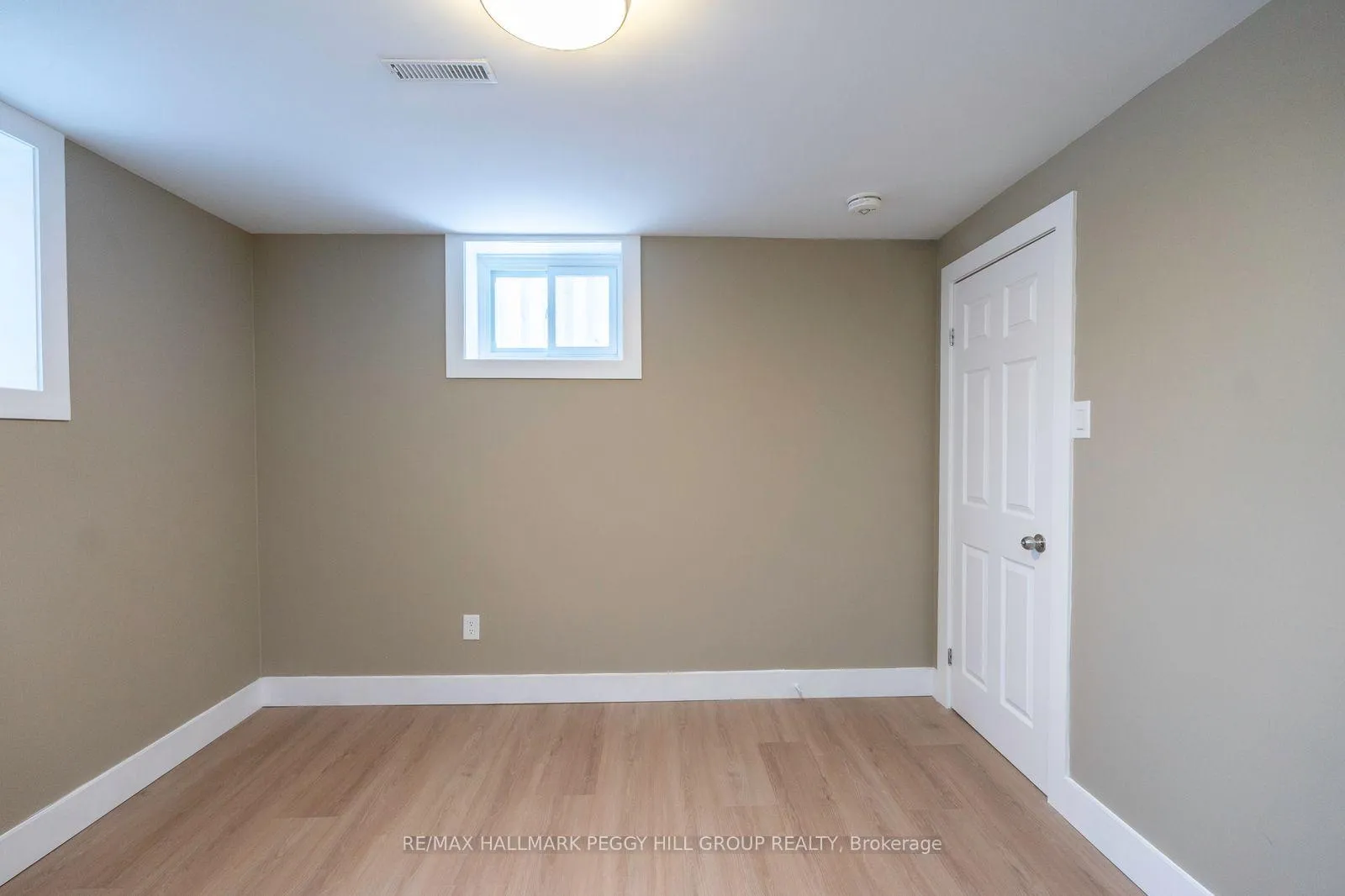 Photo 5 of Unit Lower, 16 Autumn Lane, Barrie, Allandale Heights — HOMEH