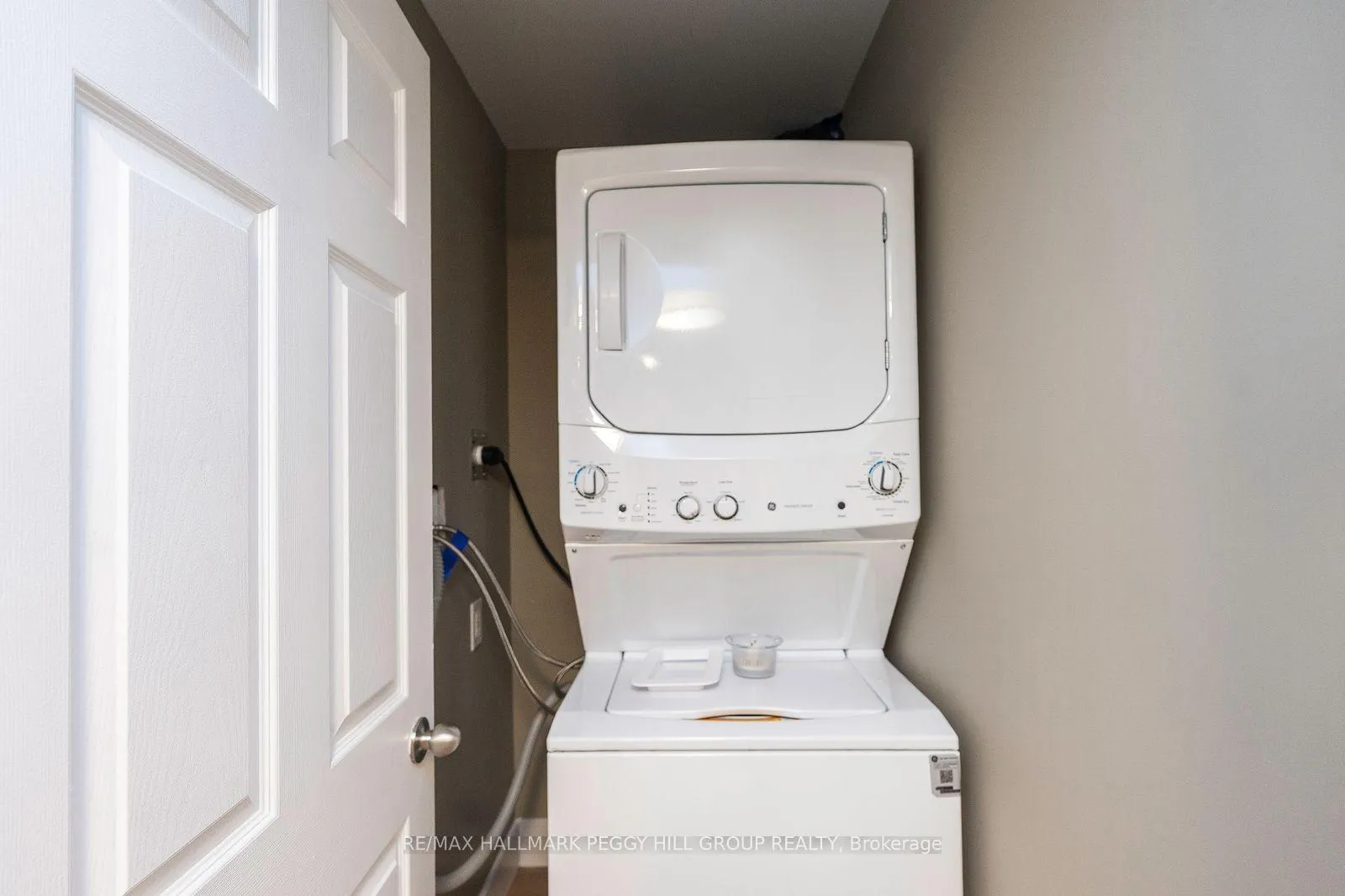 Photo 8 of Unit Lower, 16 Autumn Lane, Barrie, Allandale Heights — HOMEH