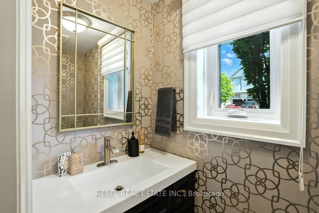Photo 4 of 190 William Fair Drive, Clarington, Bowmanville — HOMEH