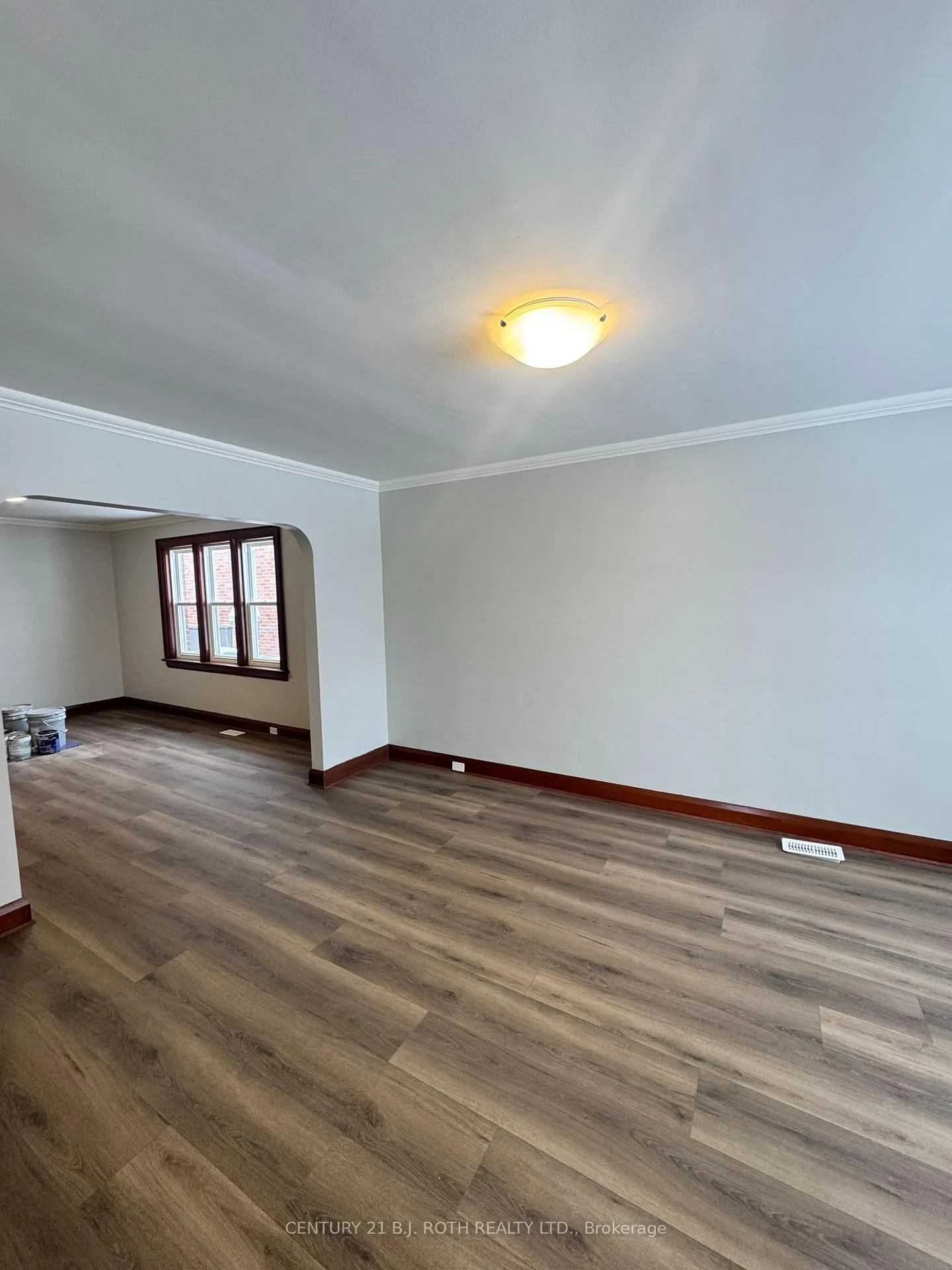 Photo 6 of 48 Drury Lane, Barrie, City Centre — HOMEH