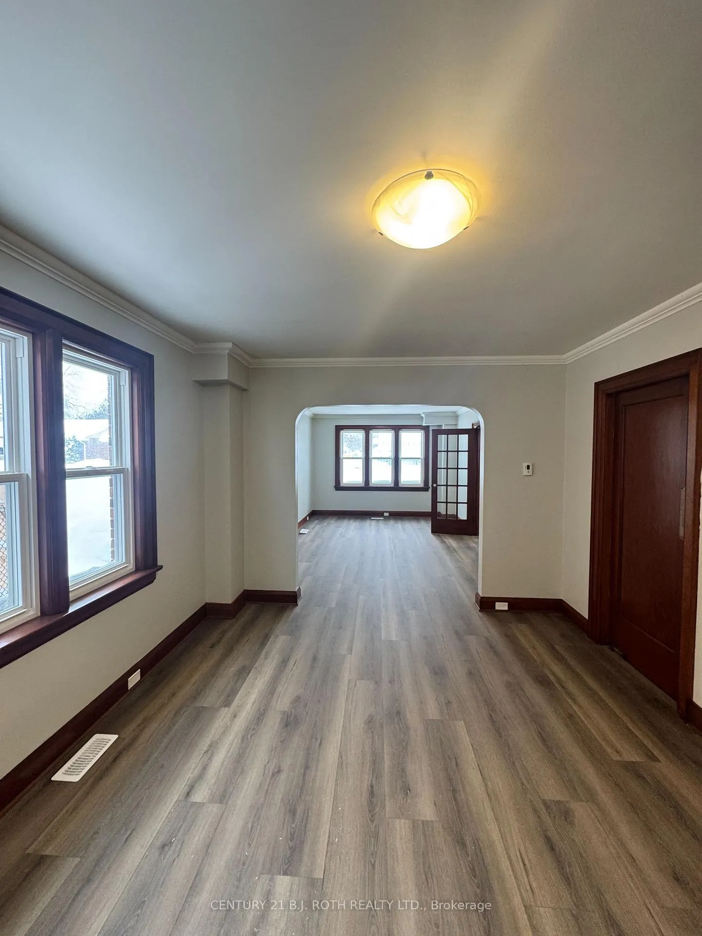 Photo 9 of 48 Drury Lane, Barrie, City Centre — HOMEH