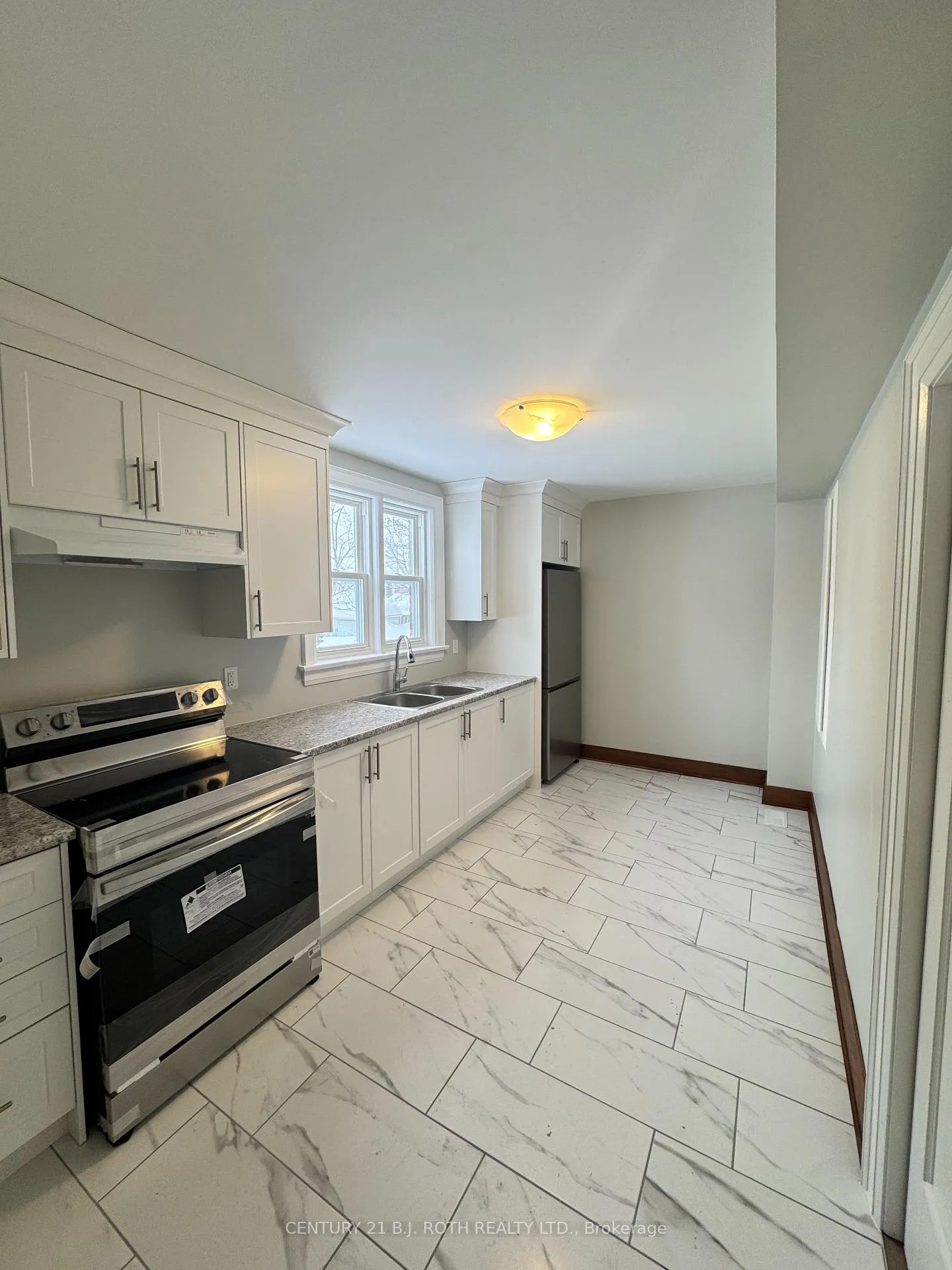 Photo 11 of 48 Drury Lane, Barrie, City Centre — HOMEH