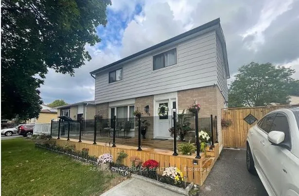 Front of 256 Birchcliffe Crescent
