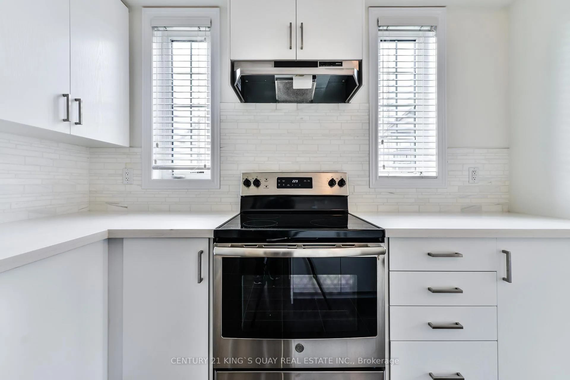 Photo 9 of 104 Frederick Wilson Avenue, Markham, Cornell — HOMEH