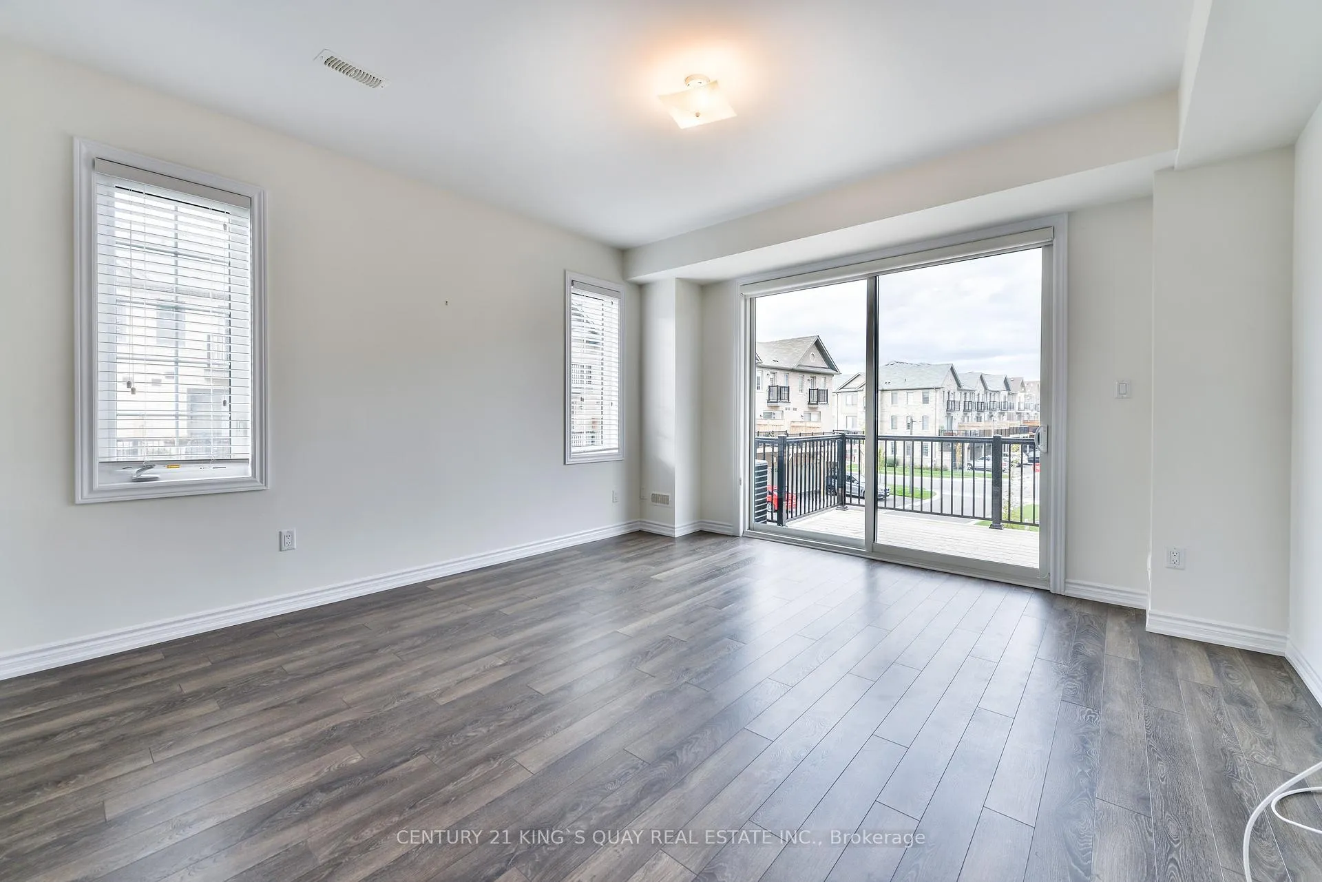 Photo 12 of 104 Frederick Wilson Avenue, Markham, Cornell — HOMEH