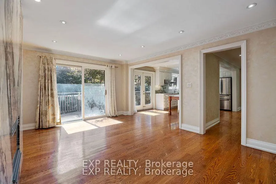 Photo 9 of 70 Hemingway Crescent, Markham, Unionville — HOMEH