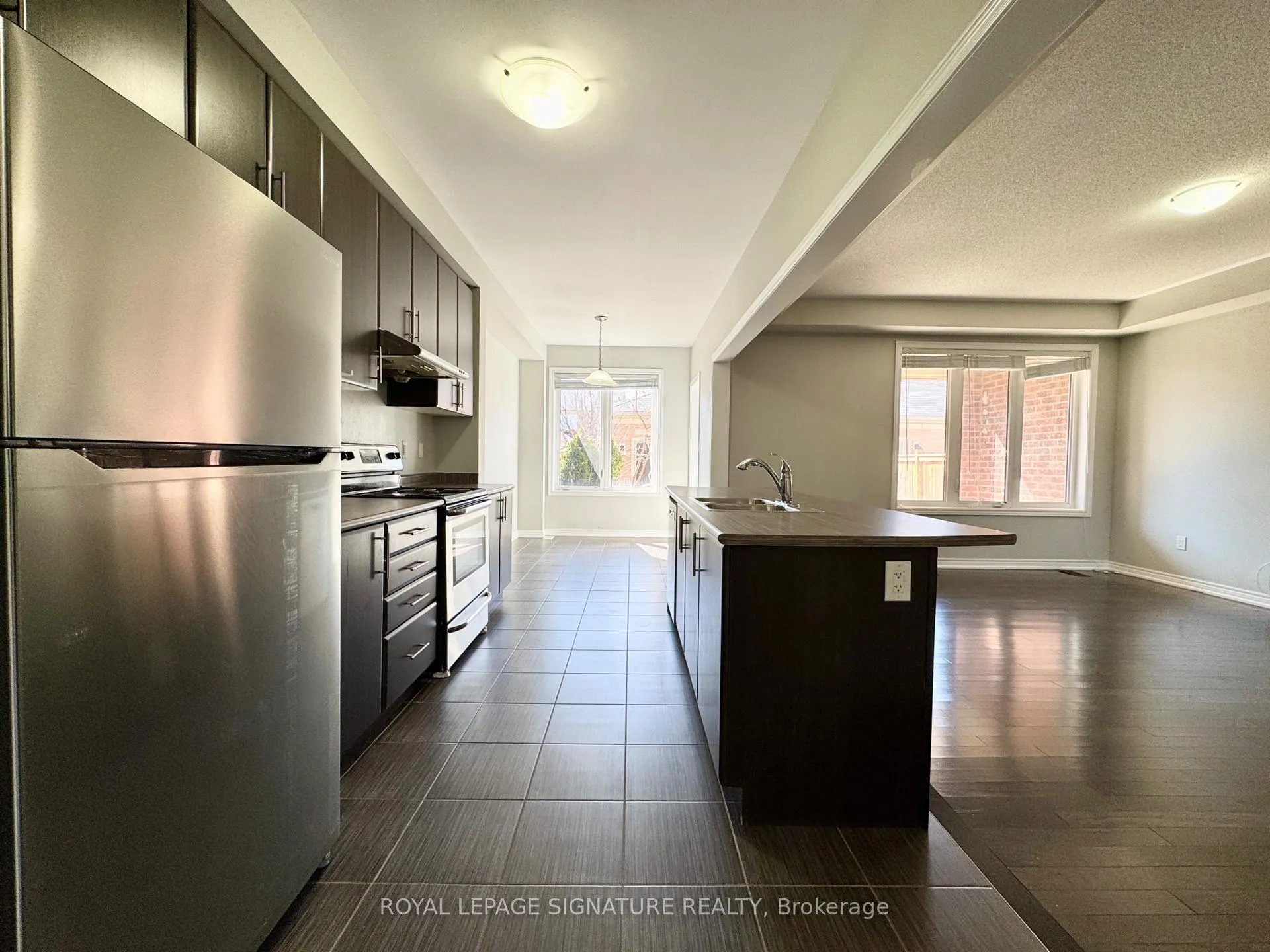 Photo 5 of 24 Diamond Jubilee Drive, Markham, Cornell — HOMEH