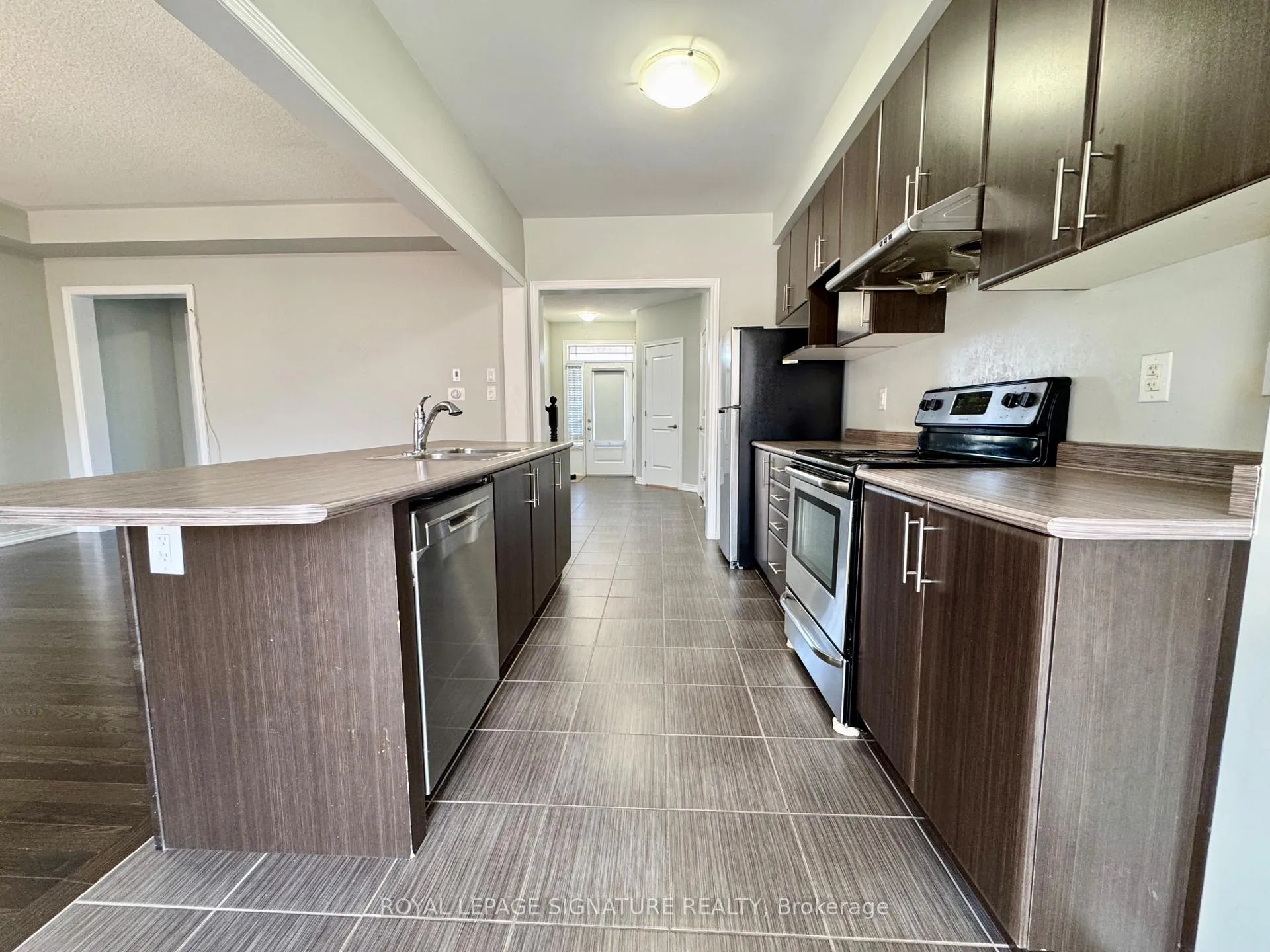 Photo 9 of 24 Diamond Jubilee Drive, Markham, Cornell — HOMEH