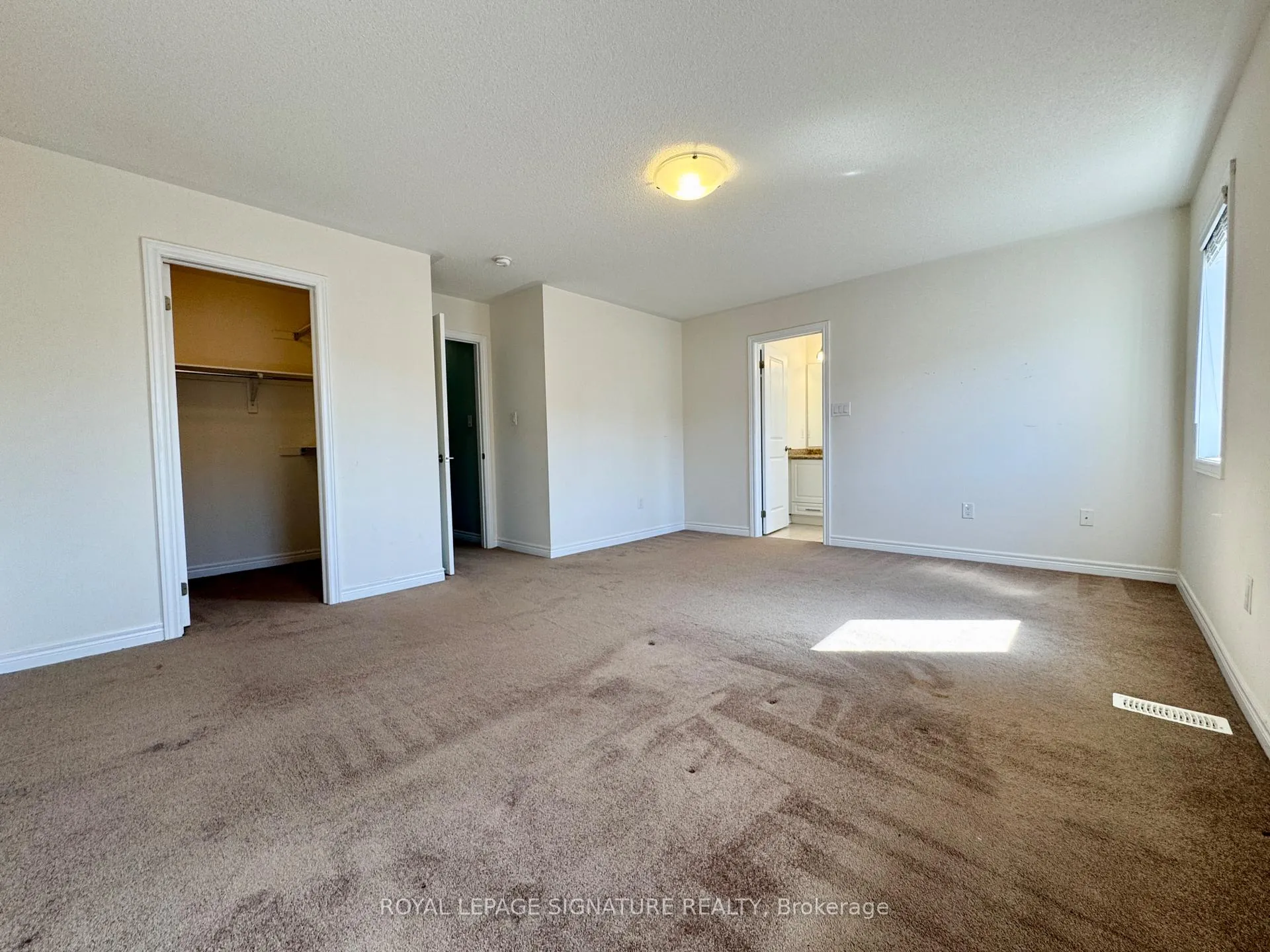 Photo 11 of 24 Diamond Jubilee Drive, Markham, Cornell — HOMEH