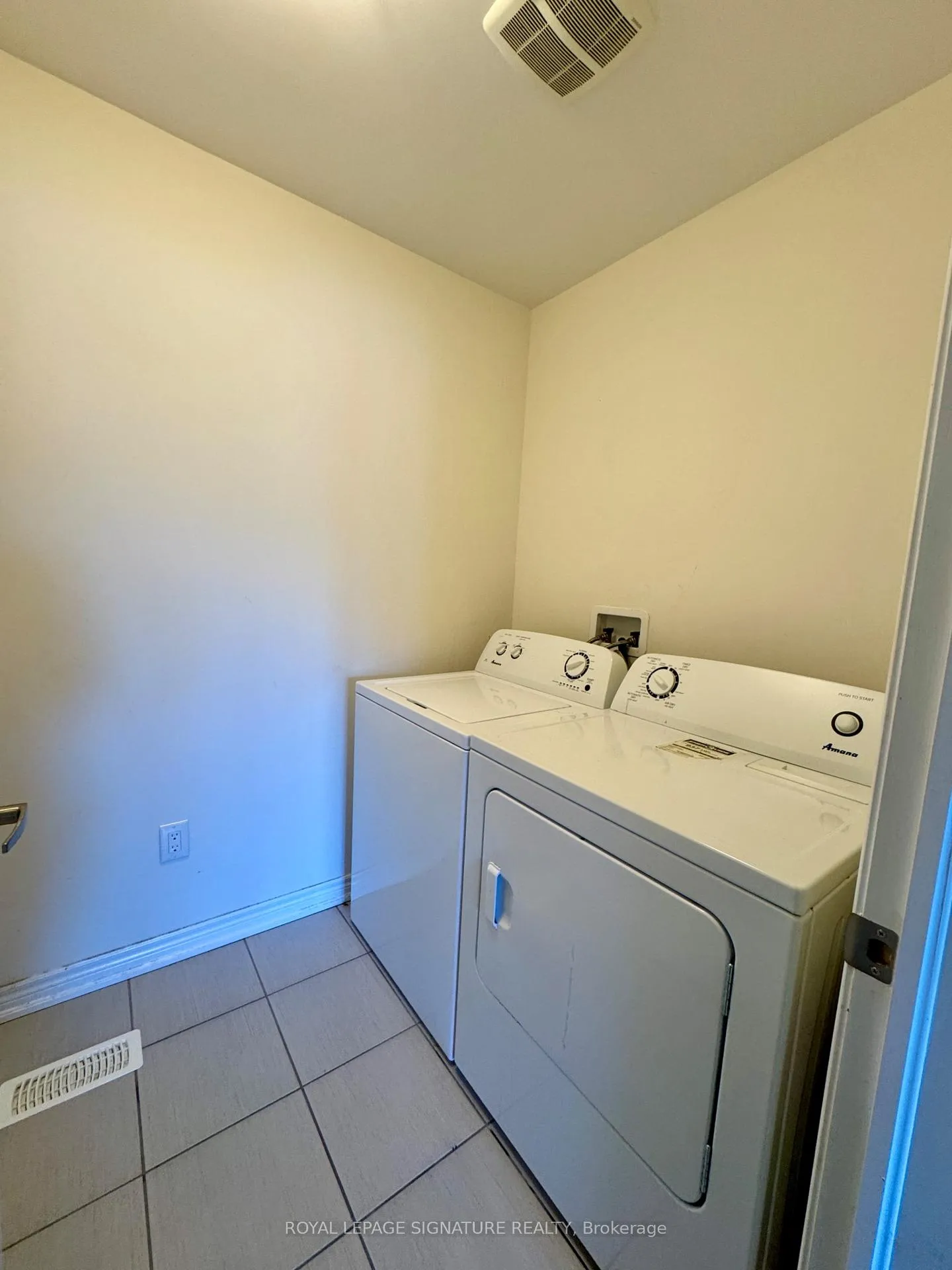 Photo 17 of 24 Diamond Jubilee Drive, Markham, Cornell — HOMEH