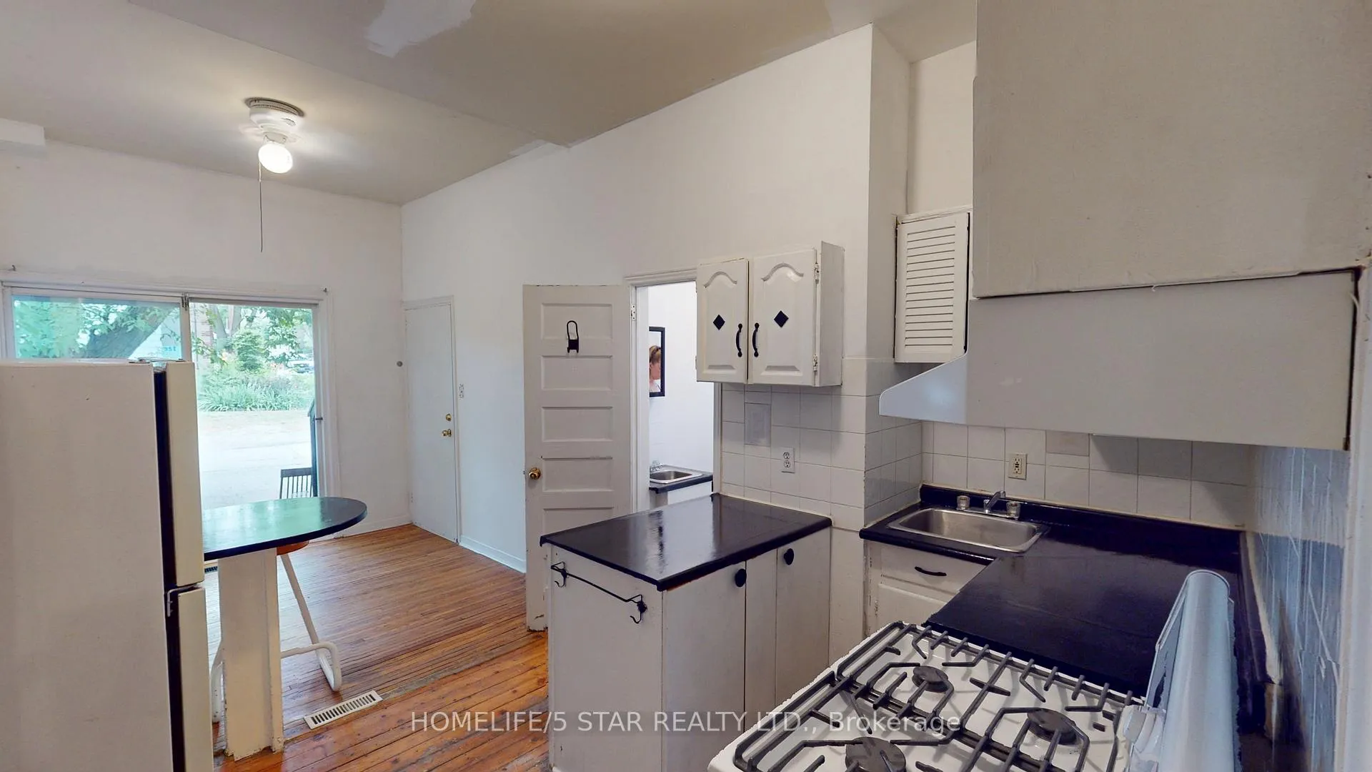 Photo 16 of Unit Apt 1, 2 Bridgman Avenue, Toronto, Casa Loma — HOMEH