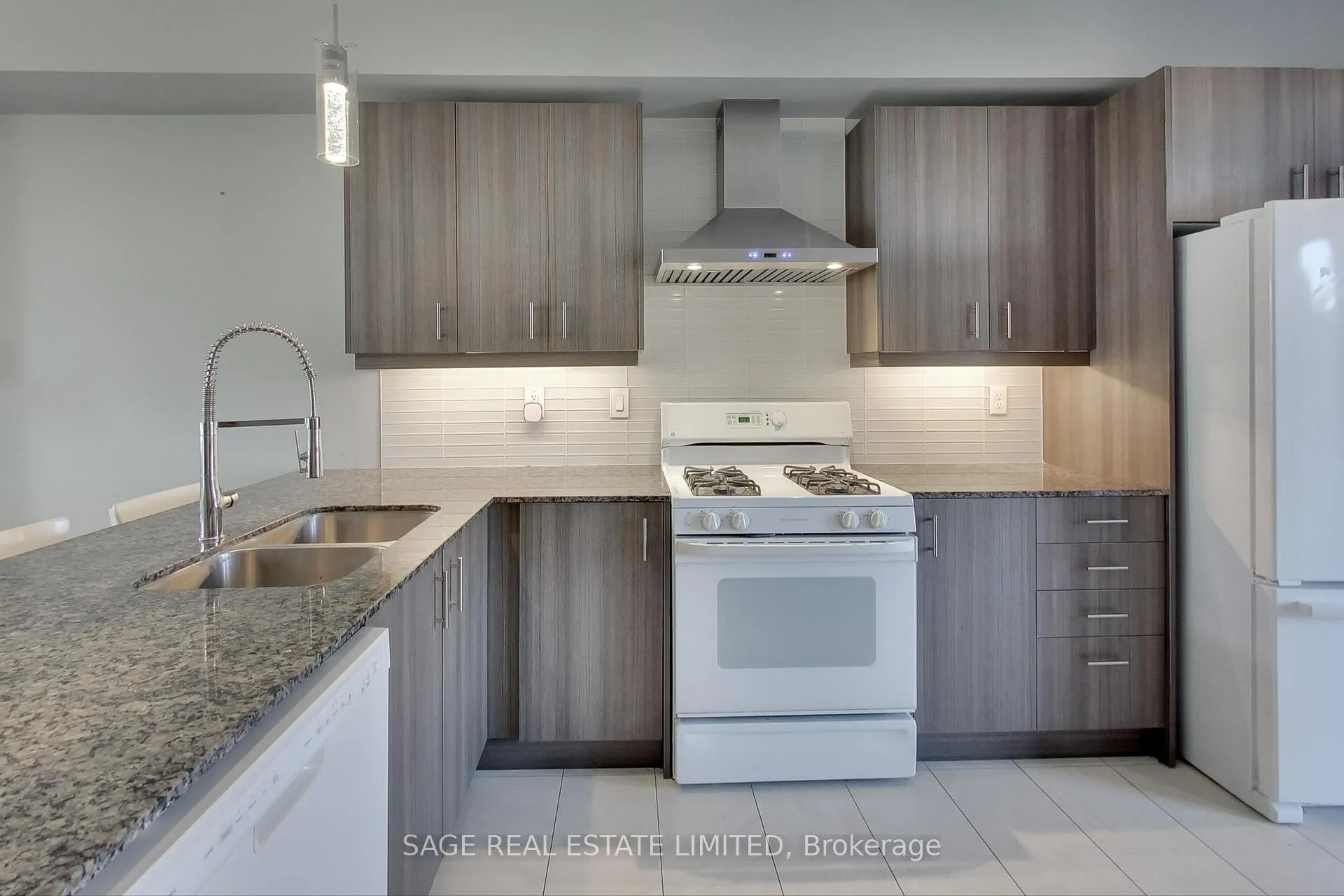 Photo 9 of 1417 Salem Road N, Ajax, Northeast Ajax — HOMEH